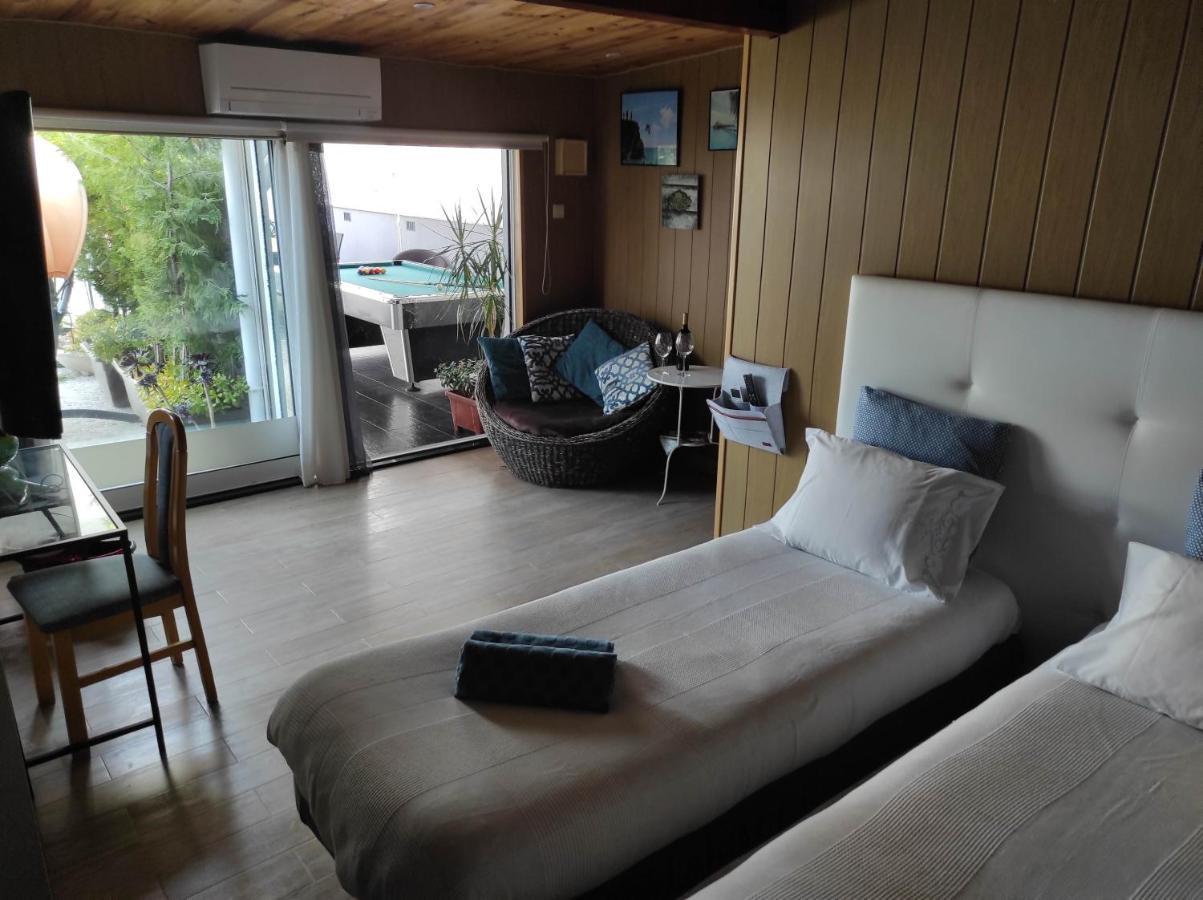 Room Near The Airport Maía Екстериор снимка