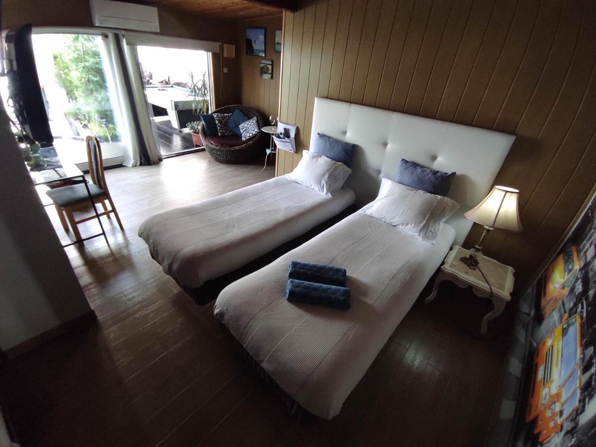 Room Near The Airport Maía Екстериор снимка